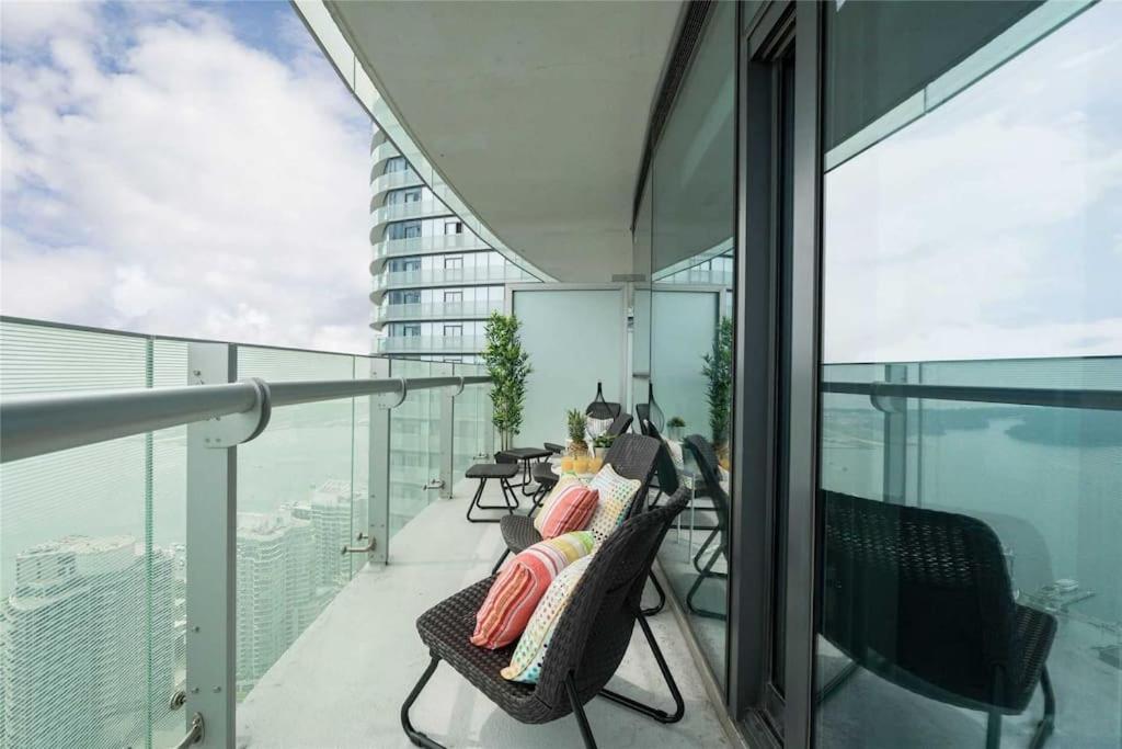 New Superior Lakeview Luxury 3-Bedroom Suite On 48 Floor トロント エクステリア 写真