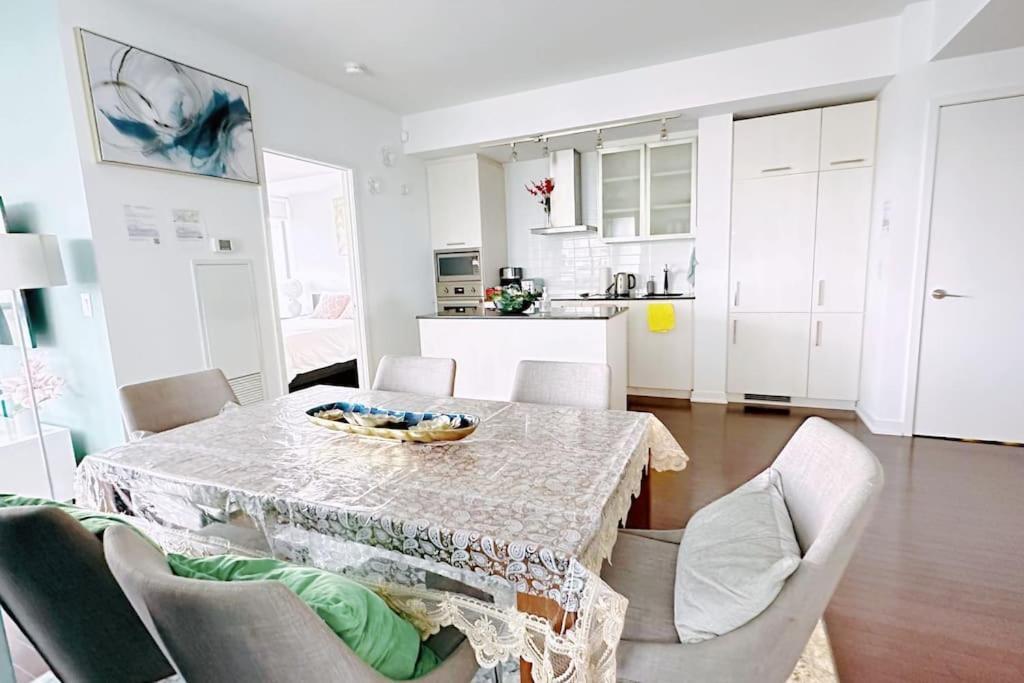 New Superior Lakeview Luxury 3-Bedroom Suite On 48 Floor トロント エクステリア 写真